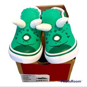 Van’s toddler 6 Triceratops slip on green dinosaur sneakers NWT